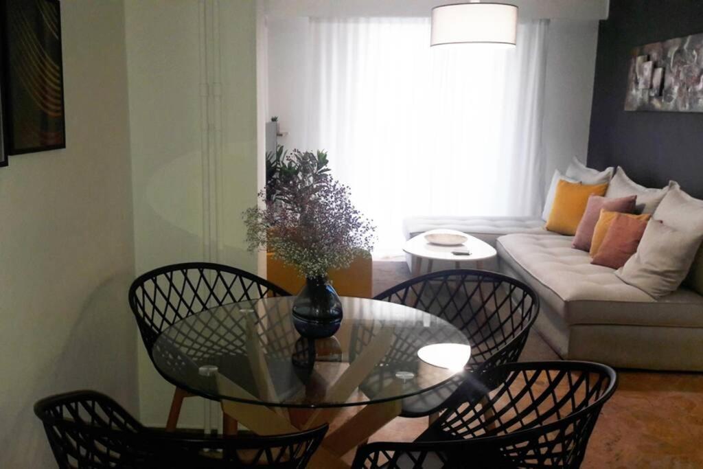 Ferienwohnung Elegant & Charming Apt. In The Hilton Area Athen Exterior foto